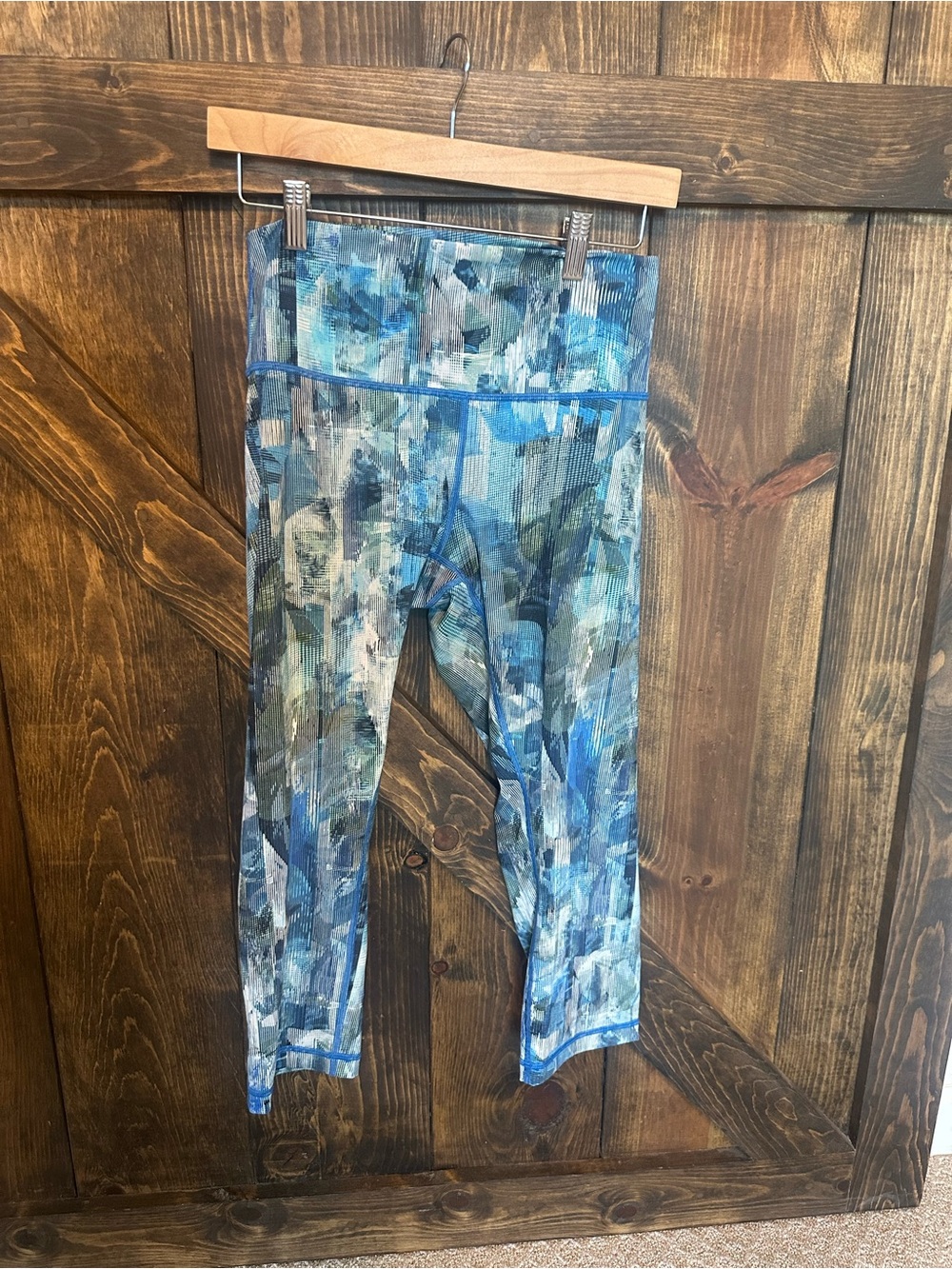 lululemon athletica women’s Blue Multi-Pattern Leggings